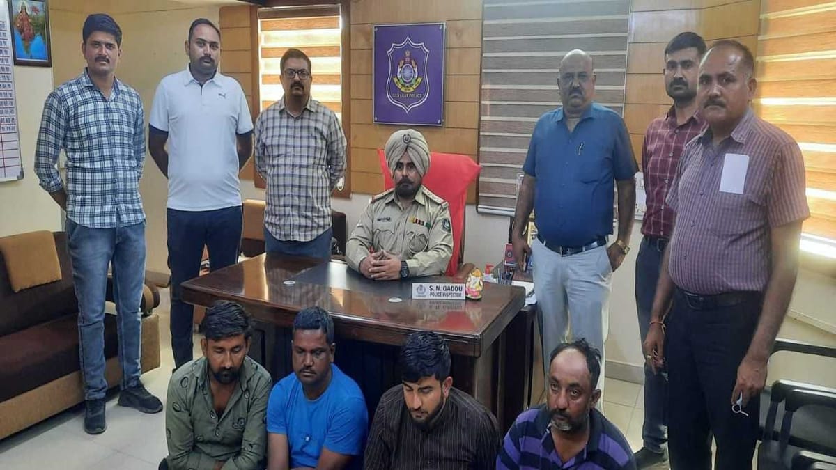 Kutch : ચોખા ભરેલી ટ્રકની લુંટ કરી મુદ્દામાલ વહેંચવાનો પ્લાન અંજાર પોલીસે નિષ્ફળ બનાવ્યો, ચાર શખ્સની ધરપકડ