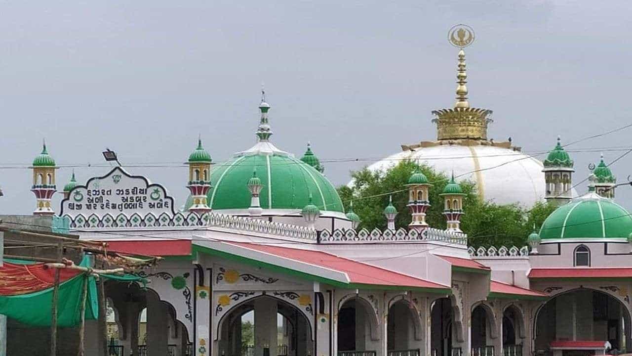 Kutch : બે વર્ષ બાદ કોમી એકતાના પ્રતિક હાજીપીરના મેળાનું આયોજન, તૈયારીઓ પુરજોશમાં