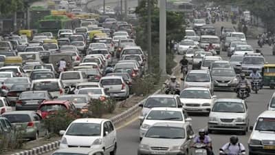 એપ્રિલથી 15 વર્ષ જૂના વાહનોનું રજિસ્ટ્રેશન 8 ગણું મોંઘું થશે, સરકારે જાહેર કર્યા નવા નિયમો