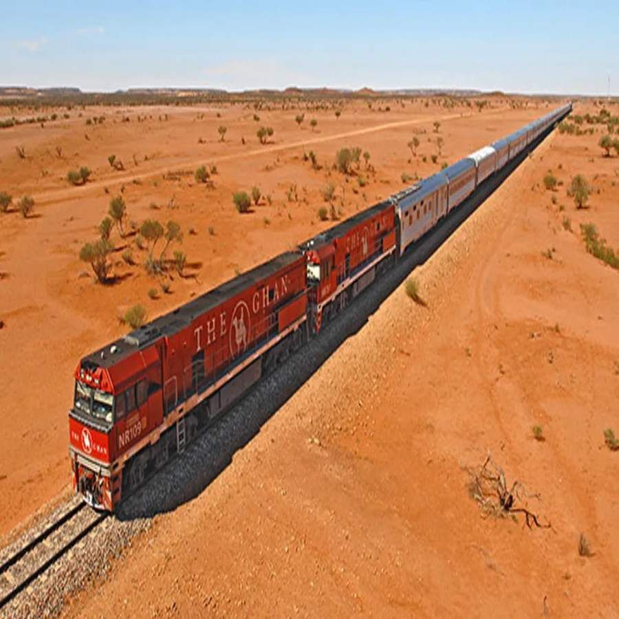 ડેઈલી મેલમાં છપાયેલા સમાચાર મુજબ ઓસ્ટ્રેલિયામાં આવી અલગ પ્રકારની ટ્રેન દોડાવવાની તૈયારીઓ શરૂ થઈ ગઈ છે. આ ટ્રેનનું નામ ઈન્ફિનિટી ટ્રેન છે. તેને ઓસ્ટ્રેલિયન માઈનિંગ કંપની ફોર્ટેસ્ક્યુ તૈયાર કરવા જઈ રહી છે. IFL સાયન્સના રિપોર્ટમાં કહેવામાં આવ્યું છે કે, આ ટ્રેન પ્રદૂષણમાં ઘટાડો કરશે, આ રીતે ઓસ્ટ્રેલિયા શૂન્ય ઉત્સર્જનના લક્ષ્ય તરફ આગળ વધશે.