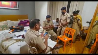 Rajkot : પ્રેમિકાની હત્યા કરી યુવક કલાકો સુધી લાશ પાસે બેસી રહ્યો, આત્મહત્યાની કોશિશ કરી