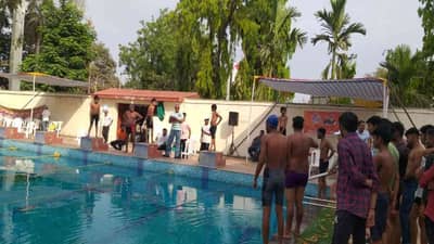 Bhavnagar: જિલ્લા કક્ષાની તરણ સ્પર્ધામાં પાલિતાણા તાલુકાની શાળાના બાળકોનો ડંકો, ચેકડેમમાં પ્રેક્ટિસ કરી જિલ્લા કક્ષાની સ્પર્ધા જીતી