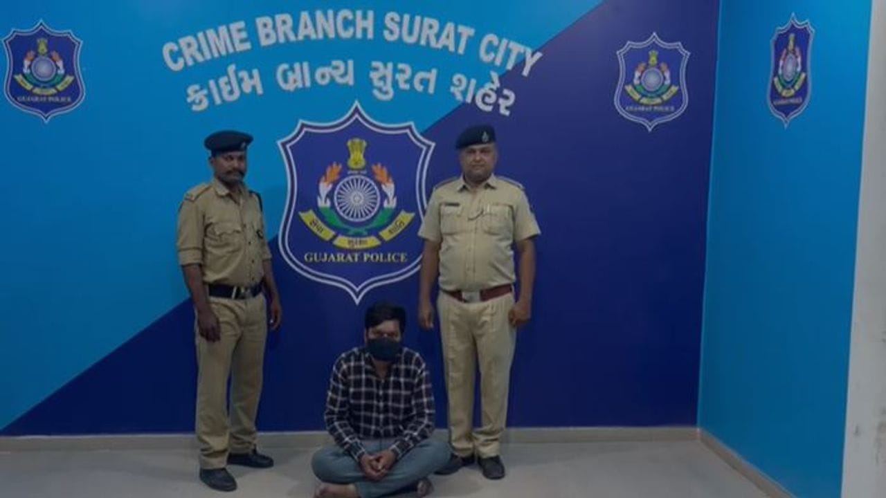 Surat : ક્રાઇમ બ્રાન્ચે ચેન સ્નેચિંગના કેસમાં આરોપીની ધરપકડ કરી, અનેક ગુનાઓના ભેદ ઉકેલાશે