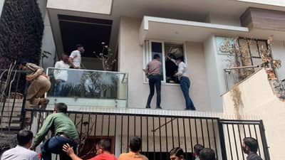 Surat: તેના જ ઘરના ગુપ્ત રુમમાં સંતાયેલા કુખ્યાત સજ્જુ કોઠારીને ક્રાઈમ બ્રાન્ચે સ્પેશિયલ ઓપરેશન કરીને ઝડપી પાડ્યો