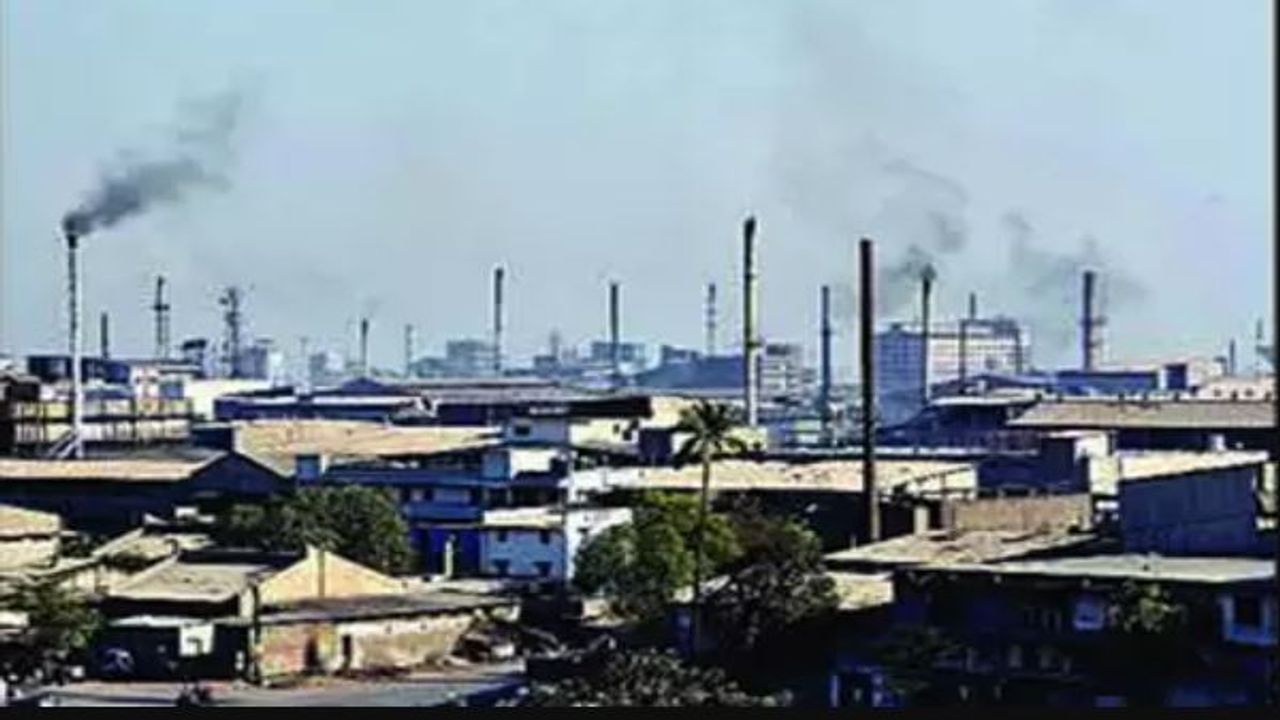 Surat : પાંડેસરામાં ડાઇંગ પ્રોસેસિંગ એકમોની હાલત કફોડી , કોલસાના ભાવ વધતાં ઉદ્યોગમાં મંદી