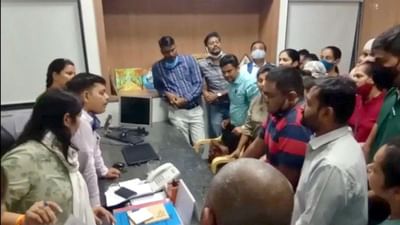 Surat : ઉત્રાણની ગજેરા વિદ્યાભવનનો વધુ એક વિવાદ, એલસી લેવા પહોંચેલા વાલીઓ પાસે વધુ ફી માગતા હોબાળો