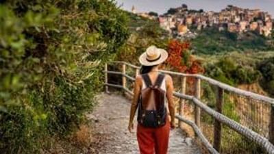 Travel Tips: જો તમે સોલો ટ્રિપનું પ્લાનિંગ કરી રહ્યા છો તો આ બાબતોનું ધ્યાન રાખો
