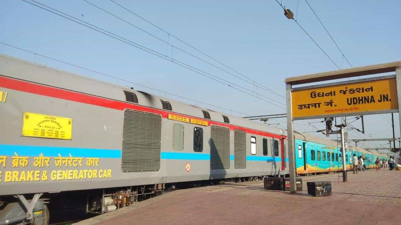 Surat : ઉધના રેલવે સ્ટેશન બનશે આધુનિક, એરપોર્ટની જેમ સુવિધાઓમાં કરાશે વધારો