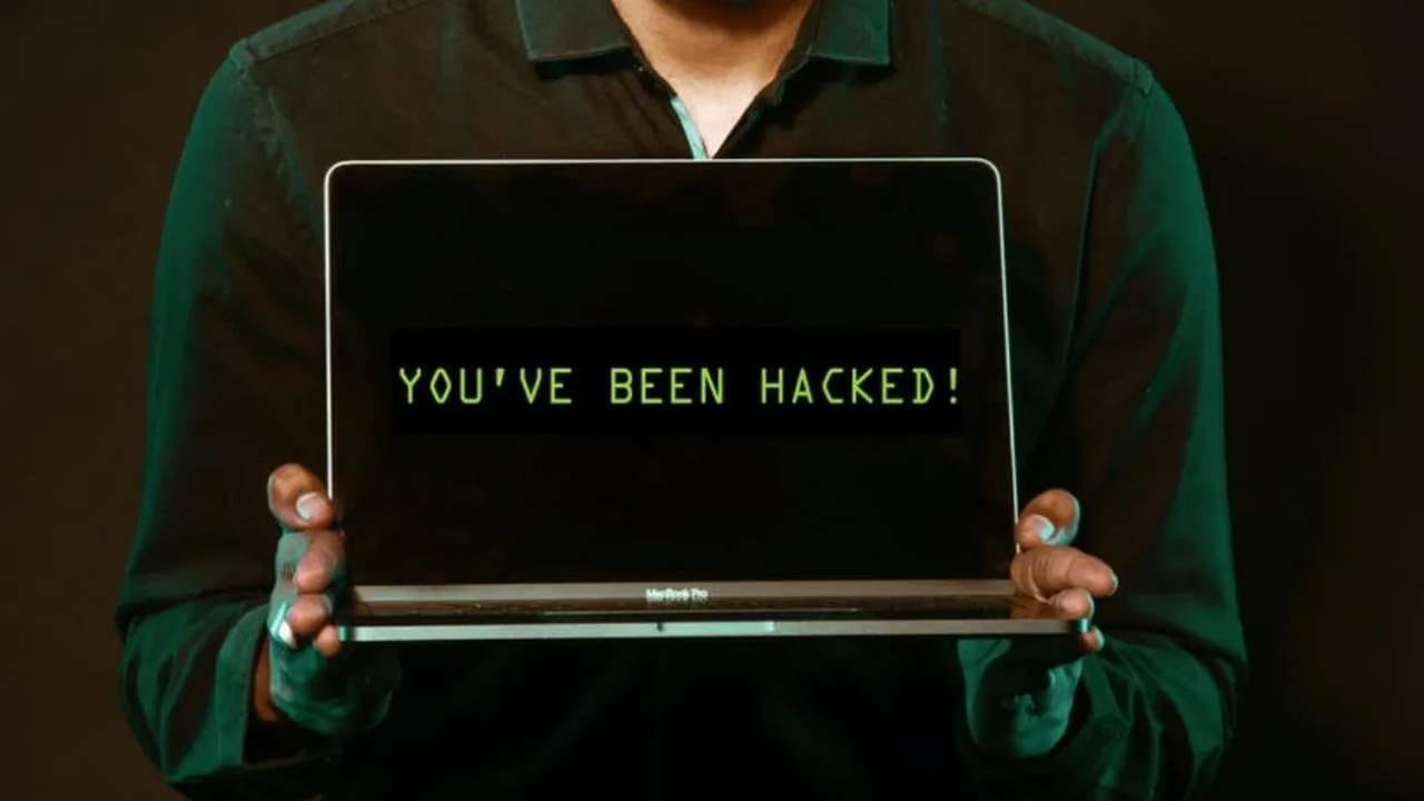 Russia Ukraine War: રશિયા-યુક્રેન યુદ્ધ માત્ર હથિયારો પૂરતું સીમિત નથી, બંને તરફથી જબરદસ્ત સાયબર હુમલા, હેકર્સ પણ લડી રહ્યા છે 'યુદ્ધ'