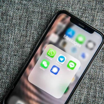 Whatsappથી તમે થોડી જ સેકન્ડમાં પોતાના બેન્ક બેલેન્સની ડિટેલ ચેક કરી શકો છો. કંપનીએ વોટસએપ પેમેન્ટ માટે નેશનલ પેમેન્ટ કોર્પોરેશન ઓફ ઈન્ડિયા (NPCI)ની સાથે હાથ મિલાવ્યો હતો. તેની હેઠળ 227થી વધારે બેન્કોનો સપોર્ટ મળ્યો છે.