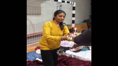 Russia-Ukraine War: યુદ્ધનાં માહોલ વચ્ચે ભારતીય વિધાર્થીનીના જન્મદિવસની ઉજવણી, Video થયો વાયરલ