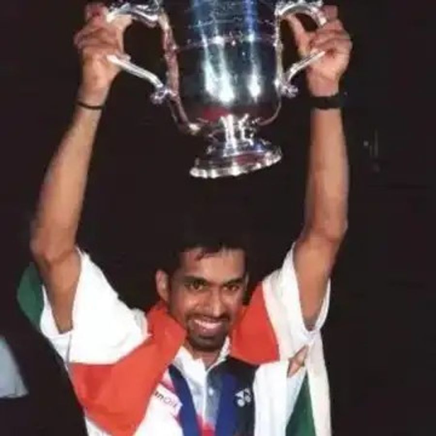  ફરી લાંબી રાહ અને 20 વર્ષ બાદ 2001માં દિગ્ગજ ખેલાડી પુલેલા ગોપીચંદે પ્રથમ વખત ફાઇનલમાં પ્રવેશ કર્યો. પુલેલાએ ચીનના હોંગ ચેનને 15-12, 15-6થી હરાવીને ટાઈટલ જીતનારી બીજી ભારતીય ખેલાડી બન્યો હતો.  (Photo: File)