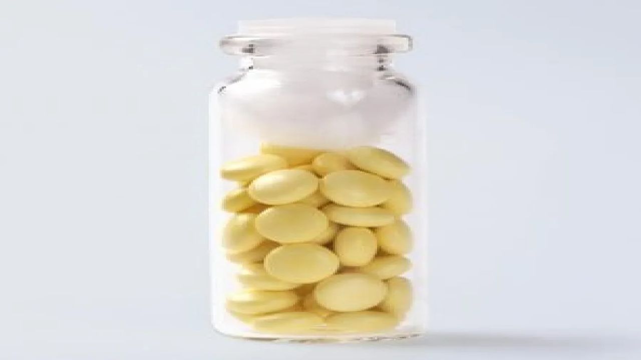 Knowledge દવાની બોટલ પર ઢાંકણા પહેલાં રૂ ને કેમ મુકવામાં આવે છે ? આ છે