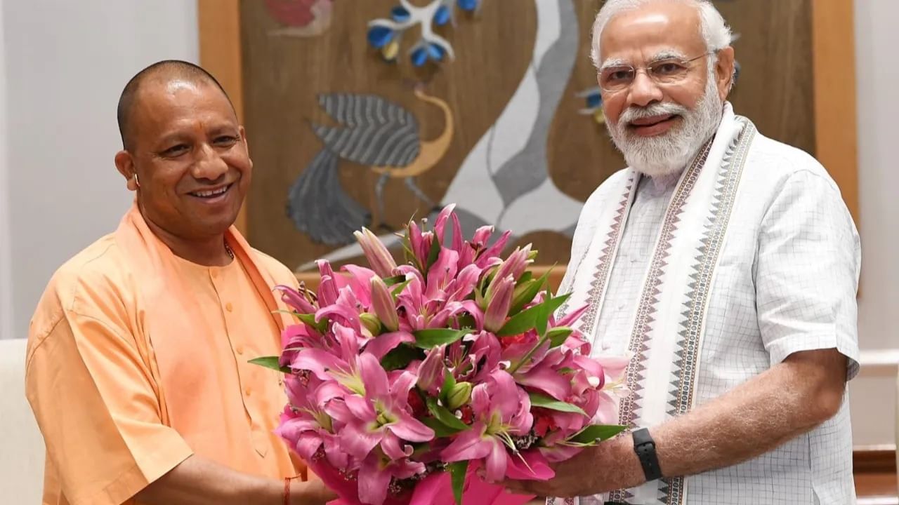 CM Yogi Delhi Visit: પ્રધાનમંત્રી નરેન્દ્ર મોદી સાથે યોગી આદિત્યનાથે કરી મુલાકાત, યુપીમાં નવી સરકારની રચનાની ફોર્મ્યુલા પર કરી ચર્ચા