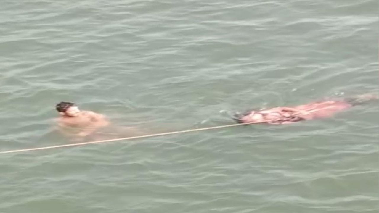 દાદરાનગર હવેલી: યુવતીએ મોતને વ્હાલુ કરવા નદીમાં છલાંગ લગાવી, સ્થાનિક યુવકના સાહસે તેની જીંદગી બચાવી