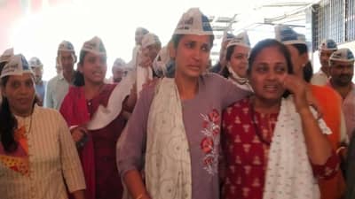 Surat : ભાજપ છોડી આપ માં ફરી જોડાનાર મહિલા કોર્પોરેટરને ગેરલાયક ઠેરવવા સરકારને પત્ર