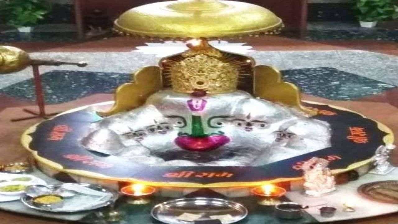 વિશ્વમાં બીજે ક્યાંય નથી થતાં હનુમાનજીના આવાં અદભુત રૂપના દર્શન, જાણો અકરામુખીનું રહસ્ય !