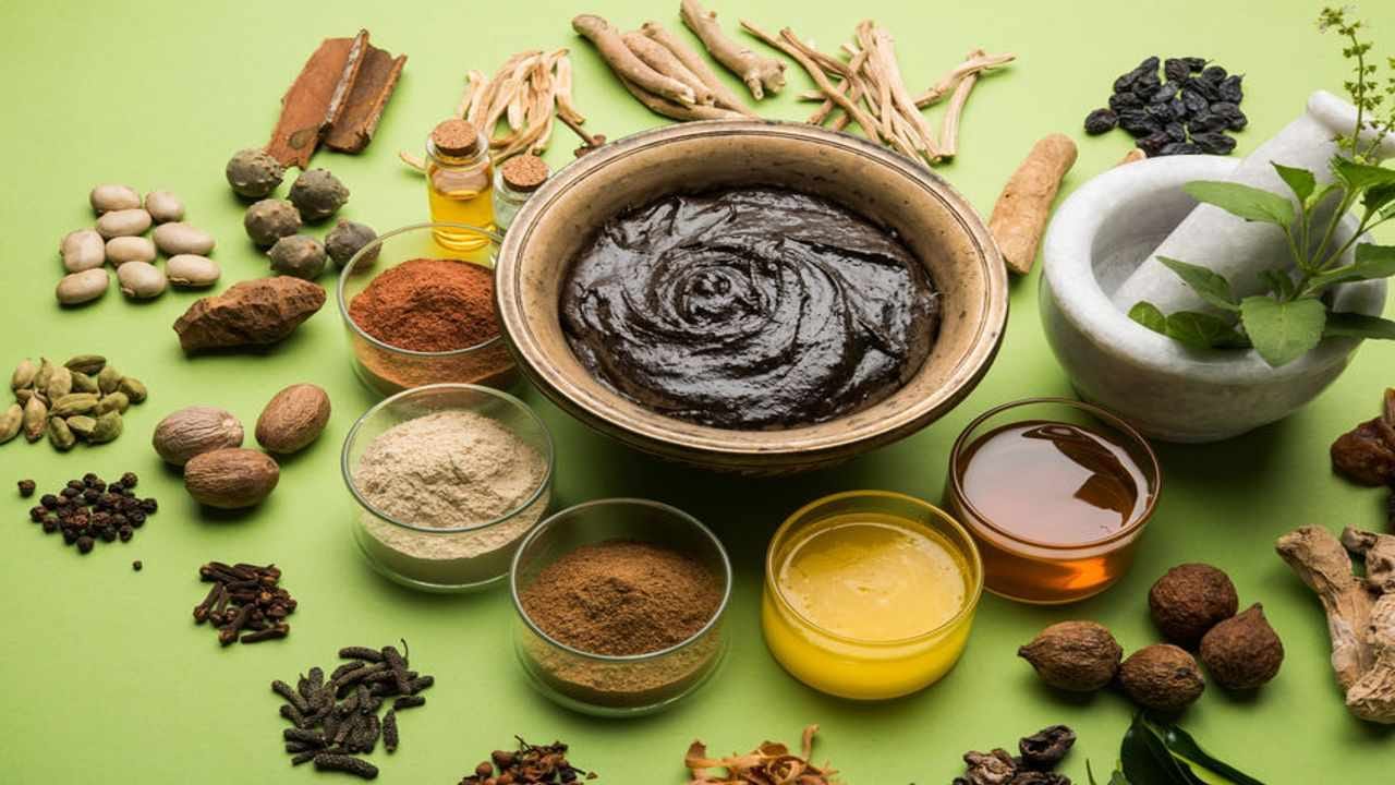 Ayurveda Medicine : આયુર્વેદિક દવાઓને લેતા પહેલા આ બાબતોની જાણકારી હોવી ...