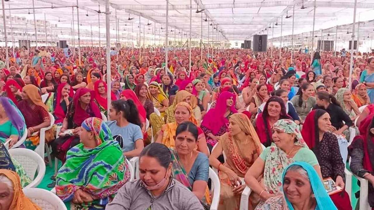 Banaskantha: પશુપાલનના વ્યવસાયમાં કરોડો રૂપિયા કમાતી બનાસ ડેરીની મહિલા પશુપાલકોનું મહિલા દિને શક્તિ પ્રદર્શન