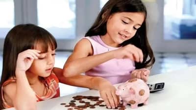 બાળકોને ખરાબ આદતોથી દૂર રાખવા માટે તેમની સામે ભૂલથી પણ ન કરો આ વસ્તુ