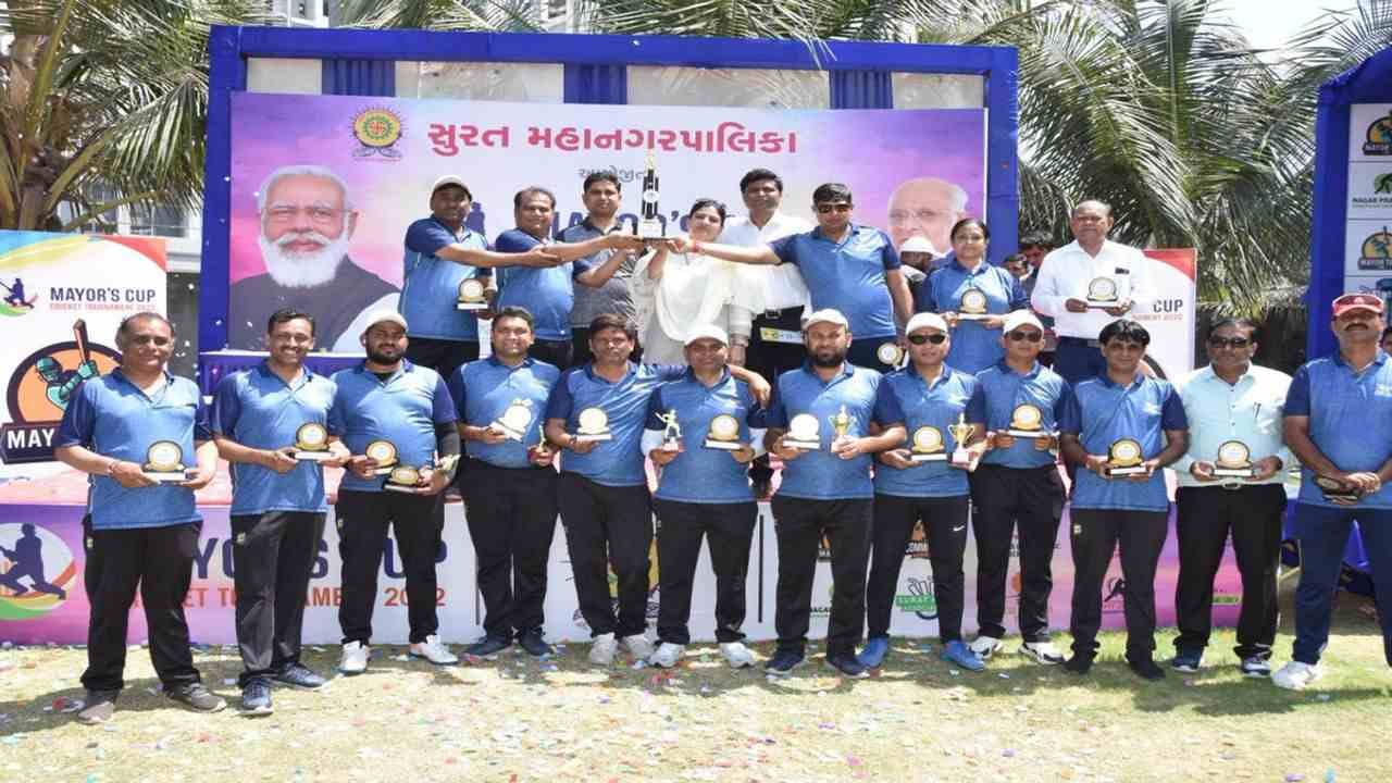 Surat : કોર્પોરેશન દ્વારા થતી ટુર્નામેન્ટ સામે વિપક્ષી નેતાનો પત્ર, ખોટા ખર્ચ બંધ કરવા કરી માગ
