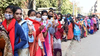 ઉત્તર પ્રદેશ, પંજાબ, ગોવા, ઉત્તરાખંડ અને મણિપુરમાં ચૂંટણી પૂરી થઈ ગઈ છે. પાંચ રાજ્યોની ચૂંટણીની મતગણતરી આજે થવા જઈ રહી છે. આ વખતે અનેક દિગ્ગજો ચૂંટણી મેદાનમાં ઉતર્યા હતા.આજે તમામ નેતાઓના ભાવિનો નિર્ણય થશે.ત્યારે ચાલો જાણીએ કે આ પાંચ રાજ્યોમાં મુખ્યમંત્રી પદના દાવેદાર કોણ છે ?