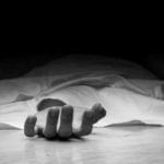 હરદોઈ જિલ્લામાં (Hardoi District) એક સપા કાર્યકરની આત્મહત્યાનો એક સનસનાટીભર્યો મામલો સામે આવ્યો છે. મળતી માહિતી મુજબ વિધાનસભા ચૂંટણીમાં હાર્યા બાદ લોકો તેને ચીડવતા હતા, જેના કારણે સપાના કાર્યકર્તાએ ગોળી મારીને આત્મહત્યા કરી લીધી હતી. 