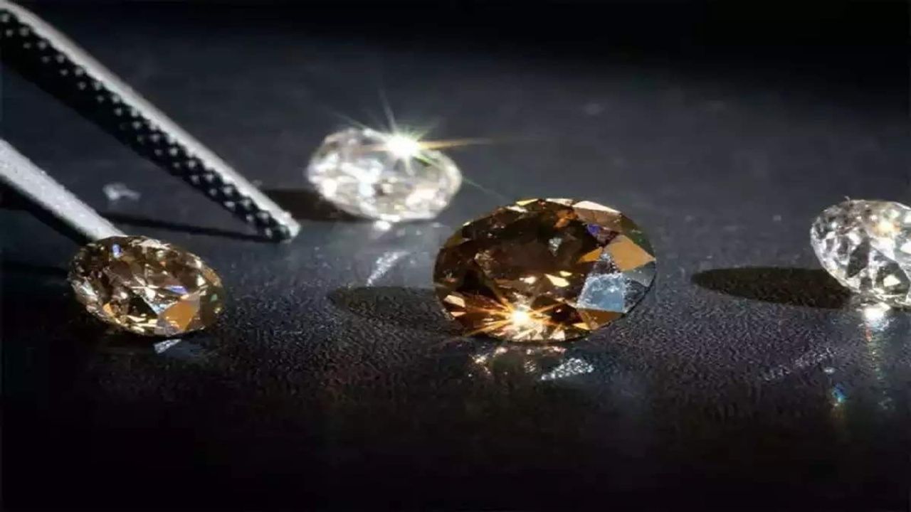 Surat Diamond Industry : રશિયા યુક્રેન યુદ્ધની કોઈ અસર નહીં, નિકાસમાં ગત વર્ષ કરતા 18 ટકાનો વધારો