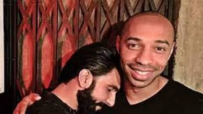 VIDEO: રણવીર સિંહ દિગ્ગજ ફૂટબોલર થિએરી હેનરીને મળીને થયો હતો ઈમોશનલ, જાણો શું છે કારણ?