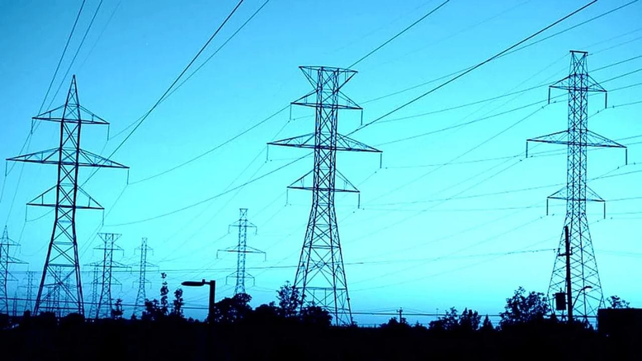 Maharashtra : હવેથી હડતાળ પર નહિં જઈ શકે વીજ કર્મચારીઓ, સરકારે લાગુ કર્યો આ કાયદો