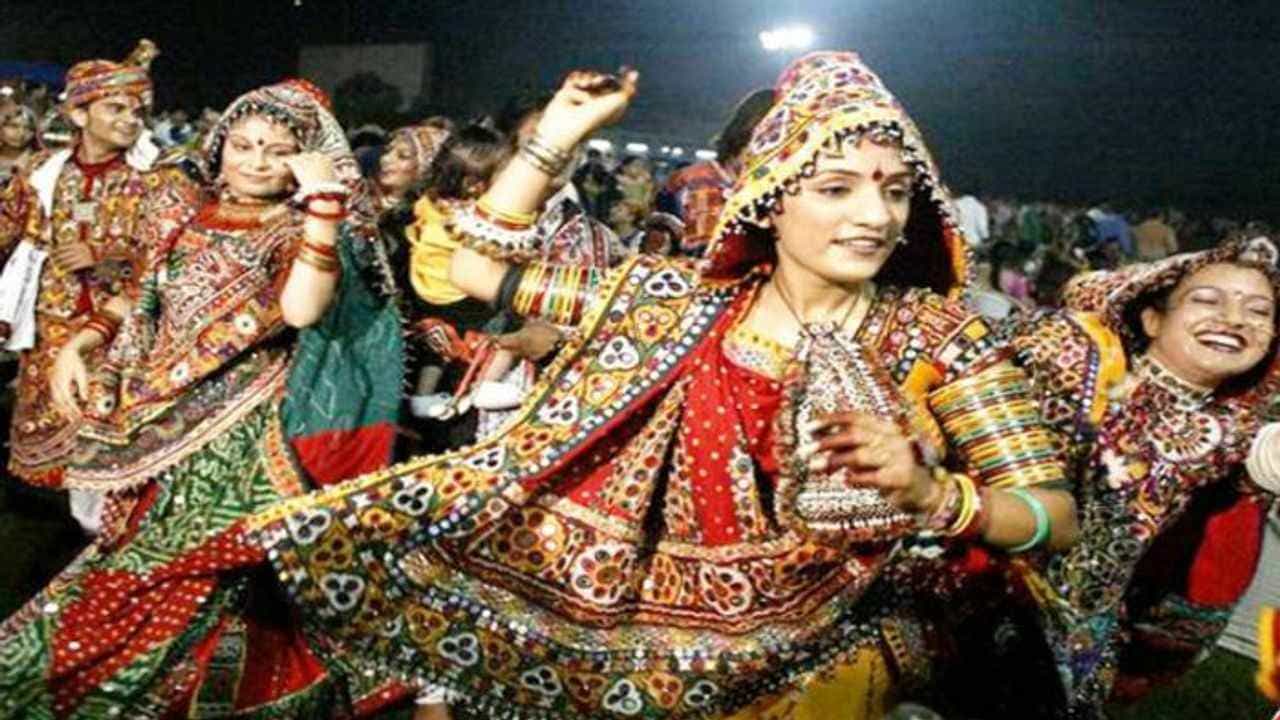 ગરબા બનશે દુનિયાનો ઔતિહાસિક વારસોઃ ગુજરાતના ગરબાને યુનેસ્કોના અમૂર્ત સાંસ્કૃતિક વારસામાં સ્થાન માટેનું ડોઝિયર મહિનામાં સોંપી દેવાશે