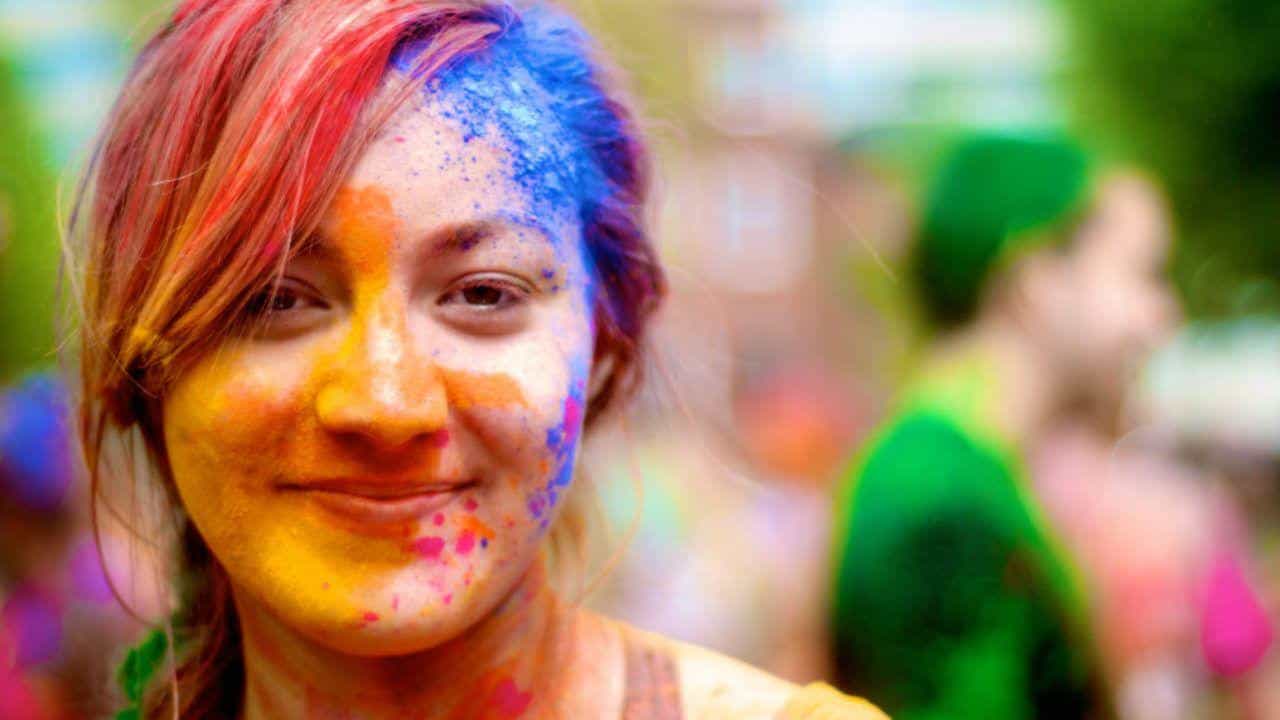 Holi Skin Care : રંગોના આ દિવસે ત્વચાને ચમકદાર રાખવા અને એલર્જીથી બચવા આ બ્યુટી ટિપ્સને અનુસરો