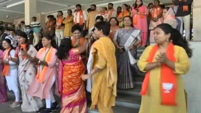 પાંચ રાજ્યોનાં ચૂંટણી પરિણામોઃ તમામ રાજ્યોમાં સ્થિતિ સ્પષ્ટ થઈ જતાં ગુજરાતમાં ઠેર ઠેર ઉજવણી શરૂ