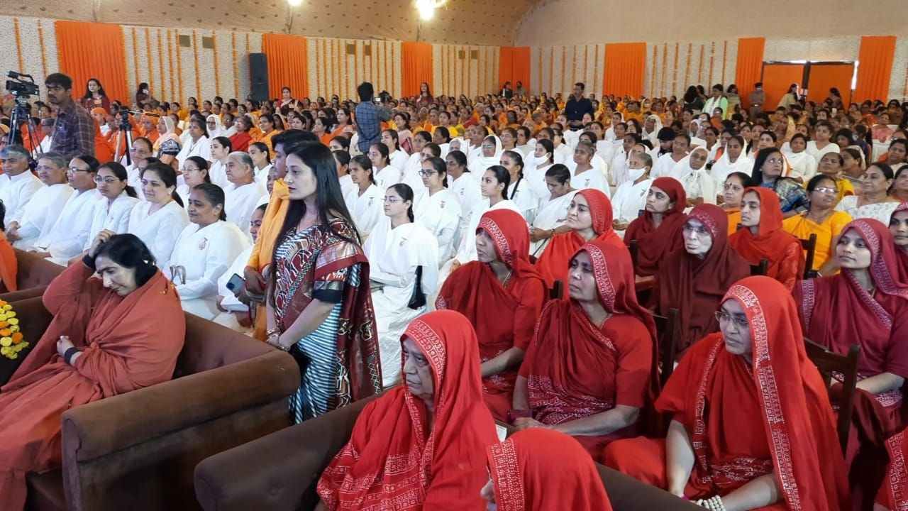 Kutch: મહિલા દિને વિશેષ કાર્યક્રમ, સાધ્વી સંમેલનને વડાપ્રધાને સંબોધ્યું, ભુજમાં પણ મહિલાઓનું સન્માન