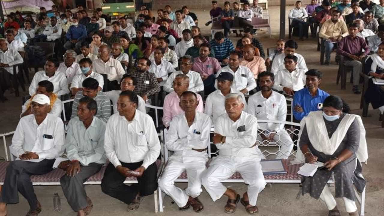 Kheda: પ્રધાનમંત્રી આવાસ યોજના હેઠળ બાકી રહેતા કામોને સત્વરે પૂર્ણ કરવા અનુરોધ કરાયો