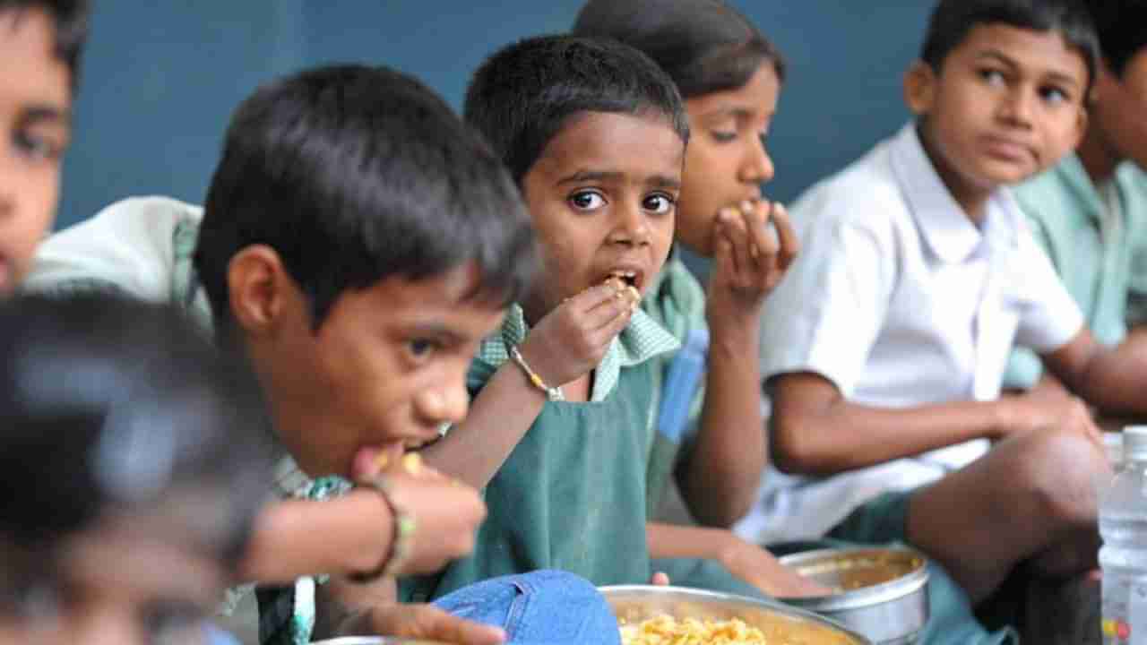 Surat : નગર પ્રાથમિક શિક્ષણ સમિતિના વહીવટી તંત્રની ગંભીર બેદરકારી, 300થી વધુ શાળાના 1.50 લાખ બાળકો મધ્યાહન ભોજન યોજનાથી વંચિત