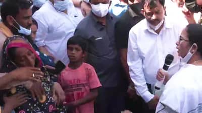 Birbhum violence: સીએમ મમતાએ સ્વીકારી બેદરકારી, મૃતકના પરિવારજનને પાંચ લાખનો ચેક - સરકારી નોકરીની અપાઈ ખાતરી
