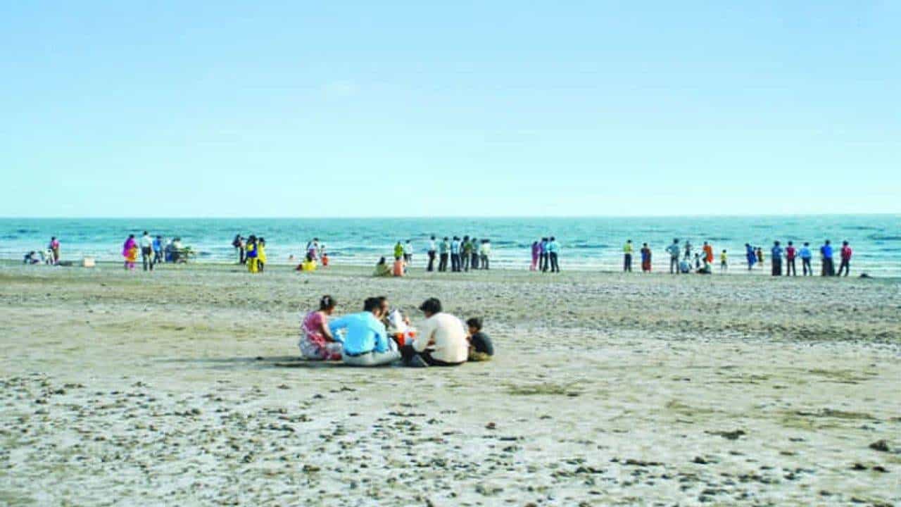 Surat : હોળી ધુળેટી બાદ વીક એન્ડ સાથે મીની વેકેશનના મૂડમાં વેપારી વર્ગ