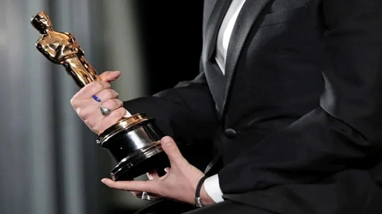 Oscar Awards 2022: ઓસ્કાર ટ્રોફીમાં કોની હોય છે પ્રતિમા, શું તેની કિંમત ખરેખર એક ડોલર છે? જાણો તેના વિશે
