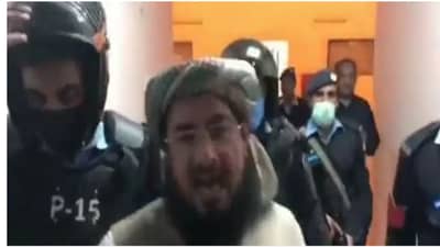 પાકિસ્તાનની સંસદમાં ઘુસીને પોલીસે વિપક્ષી નેતાની ધરપકડ કરી, પીએમ ઈમરાન ખાન નિશાના પર