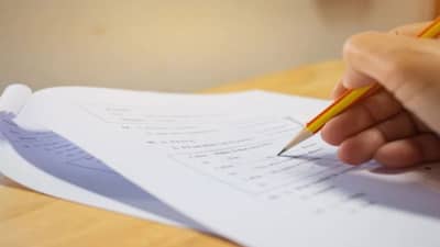 Forest guard exam: પરીક્ષાર્થી યુવતીએ કહ્યું, પ્રશ્નપત્રનું કવર તૂટેલુ હતું, વિરોધ છતાં તપાસ ન થઇ