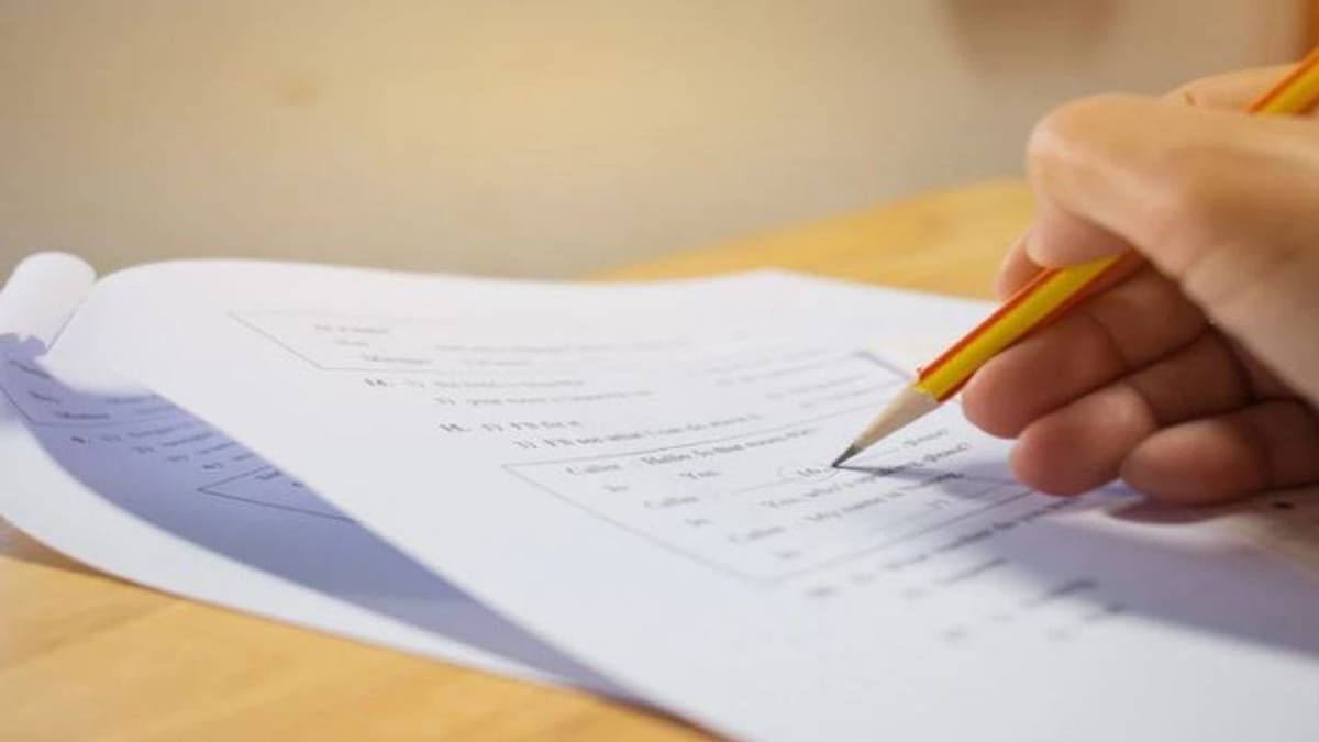 Forest guard exam: પરીક્ષાર્થી યુવતીએ કહ્યું, પ્રશ્નપત્રનું કવર તૂટેલુ હતું, વિરોધ છતાં તપાસ ન થઇ