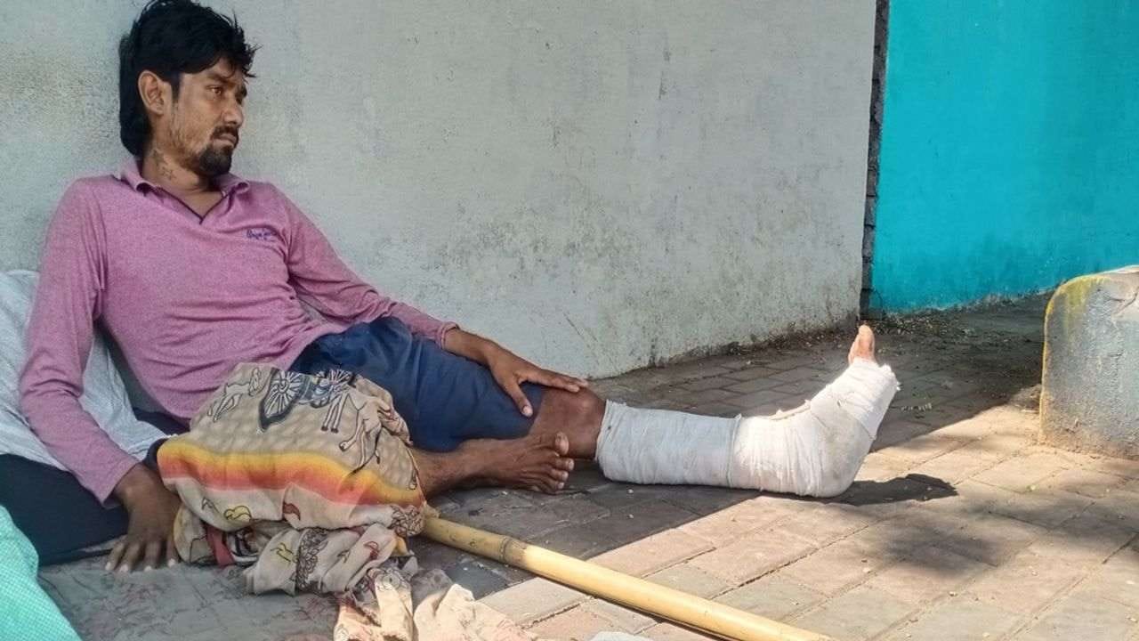 Surat : ગરીબોની મનાતી સિવિલ હોસ્પિટલમાં ગરીબ દર્દીઓ ભગવાન ભરોસે, સારવાર વિના રઝળતી હાલતમાં