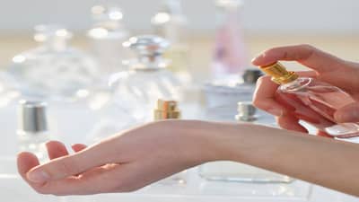 Lifestyle : પર્ફ્યૂમના શોખીન લોકો માટે ખાસ આર્ટિકલ, જાણો કઈ બાબતો ધ્યાનમાં રાખવી જરૂરી