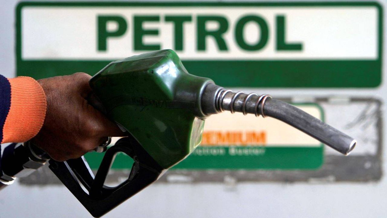 Petrol-Diesel Price Today : ક્રૂડ 110 ડોલરની સપાટીએ પહોંચ્યું, જાણો તમારા શહેરમાં પેટ્રોલ - ડીઝલના લેટેસ્ટ રેટ