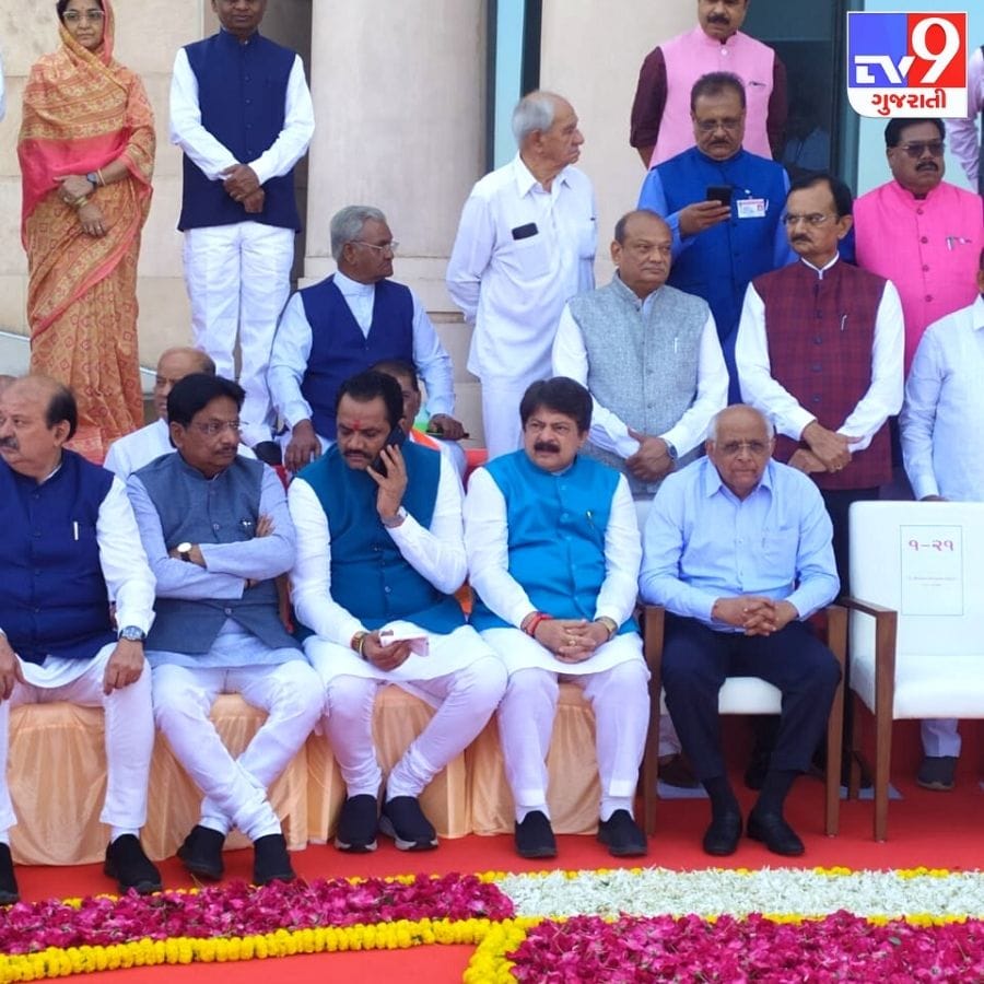 વિધાનસભા અધ્યક્ષ, CM ભૂપેન્દ્ર પટેલ, પ્રધામંડળના સભ્યો અને વિપક્ષના નેતા હાજર રહ્યાં.