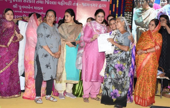 Jamnagar: આંતરરાષ્ટ્રીય મહિલા દિવસની ઉજવણી, વિવિધ ક્ષેત્રમાં ઉત્કૃષ્ટ યોગદાન બદલ નારીશક્તિને સન્માનિત કરાઈ