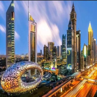 દુબઈ એક એવું સ્થાન છે જે રોમેન્ટિક પ્રવાસ માણી શકો છો. તમે દુબઈમાં તમારા હનીમૂનને સારું બનાવી શકો છો, જેમ કે પ્રખ્યાત દુબઈ ક્રીકની મુલાકાત લેવી, અથવા બુર્જ ખલીફાની મુલાકાત લેવી અથવા તમે વિશ્વની સૌથી ઊંચી રેસ્ટોરન્ટમાં તમારા પાર્ટનર સાથે જઈ શકો છો. દુબઈ તમને તેની અતિ-આધુનિક સુવિધાઓ અને તેજસ્વી આર્કિટેક્ચરથી પ્રભાવિત કરશે.