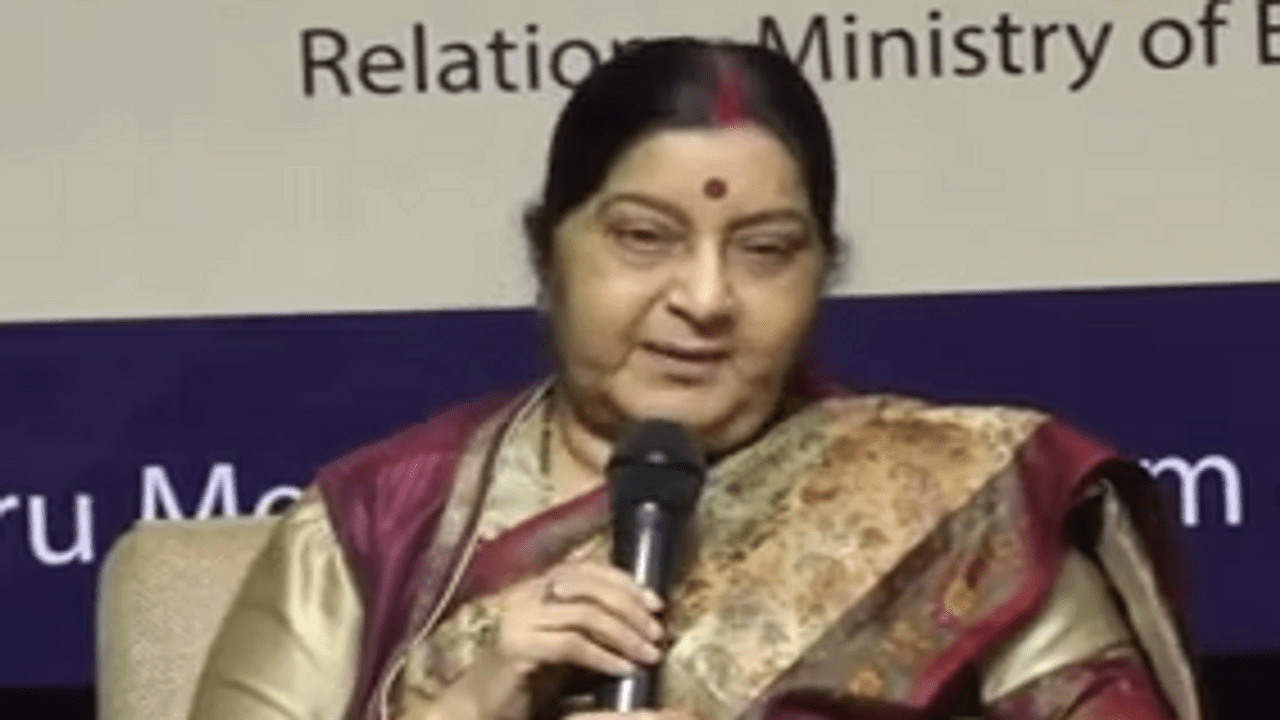 VIDEO : આ સમયે માત્ર વિદેશી સંબધો જ આવે કામ, યુક્રેન- રશિયા વચ્ચેના યુદ્ધમાં સુષ્મા સ્વરાજનો આ વીડિયો કેમ થઈ રહ્યો છે વાયરલ ?