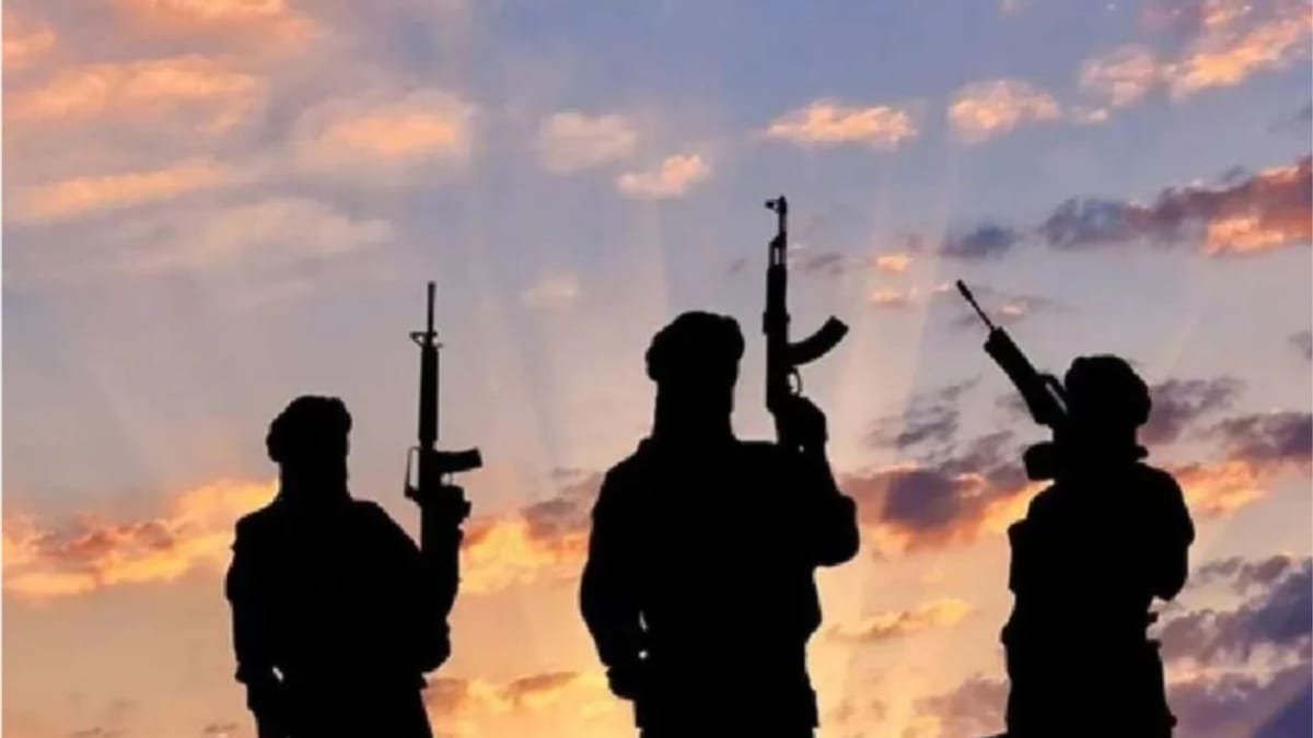 Pakistanમાં બોમ્બ બ્લાસ્ટ 4 સૈનિકોના મોત, 6 ગંભીર રીતે ઘાયલ, ઈસ્લામિક સ્ટેટે લીધી જવાબદારી